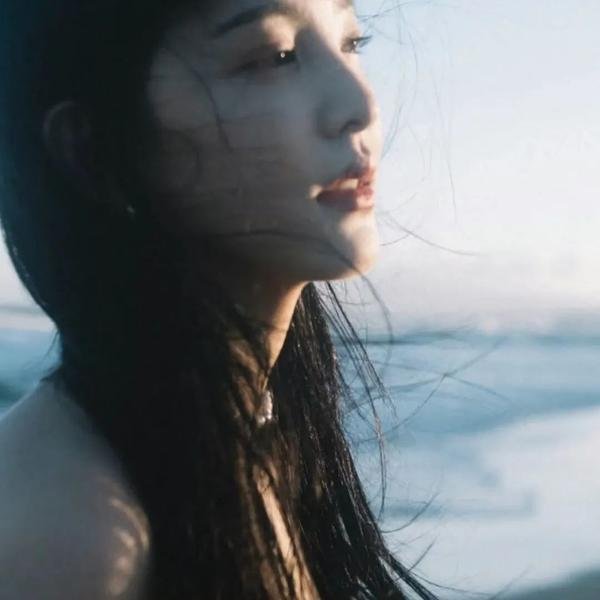 不做黯淡的月亮